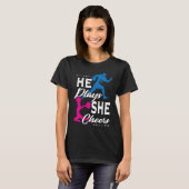 T-shirt He Plays She Cheers Football Son Cheerleader Daugh (Devant entier)