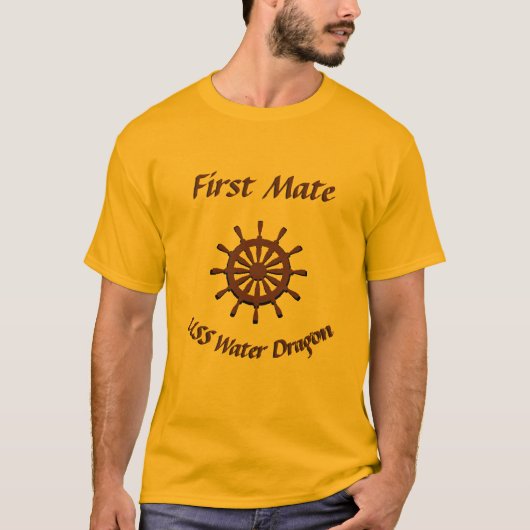 T-shirt - Helm, verzendnaam met schaduw (Voorkant)