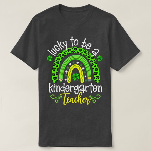T-shirt Heureux D'Être Un Enseignant De Maternelle Rainbow (Design devant)