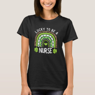 T-shirt Heureux D'Être Une Infirmière Shamrock Irlandaise