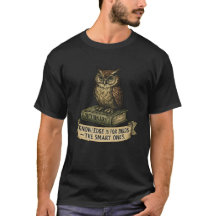 Hibou sage sur dictionnaire avec citation