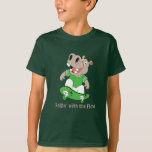 T-shirt Hippo sur skateboard<br><div class="desc">Ce design ludique présente un joyeux hippo équilibrant sur un skateboard,  revêtu d'un casque et des coussins de protection pour la sécurité. L’expression déterminée et détendue de l’hippo ajoute une ambiance ludique et insouciante. Le texte d'accompagnement "Rollin" avec le flux" saisit parfaitement l'humeur légère,  inspirant une attitude aller-avec-le-flux</div>