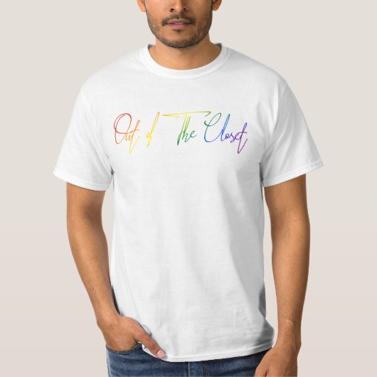 T-shirt Hors du placard LGBT Arc-en-ciel écriture (Devant)