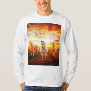 T-shirt Horses at sunset throw pillow