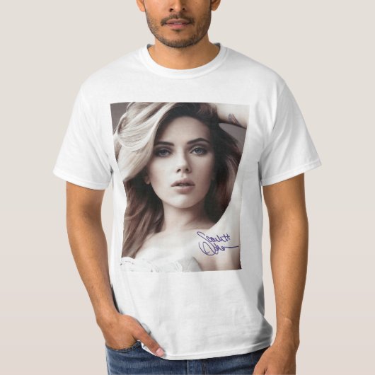 T-shirt Hot Scarlett Johansson (Devant)