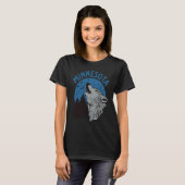 T-shirt Howling Grey Wolf in Minnesota Forest Blue Moon (Devant entier)