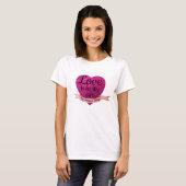 T-shirt Hug Iemand van vandaag houdt van roze hart (Voorkant volledig)