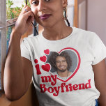 T-shirt I Love My Boyfriend Photo Custom<br><div class="desc">Vous recherchez un cadeau unique et romantique ? Ne cherchez pas plus loin que cette coutume I Love My Boyrfriend chemise photo ! Téléchargez simplement une photo de vous-même, et Zazzle l'imprimera sur une chemise pour vous. Cette chemise est parfaite pour les anniversaires, la Saint-Valentin ou toute autre occasion spéciale....</div>