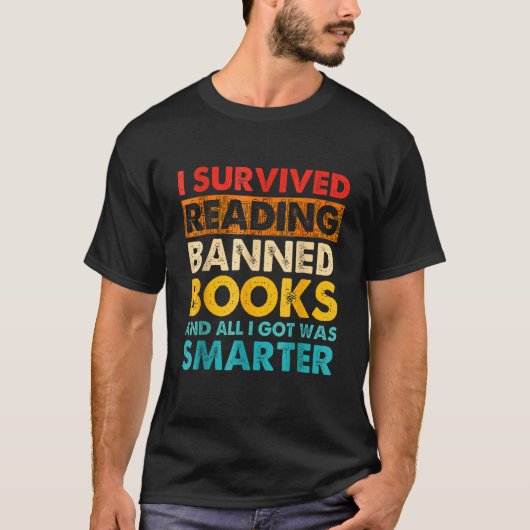 T-shirt I Survived Reading Banned Books Book   Bookaholic (Devant)