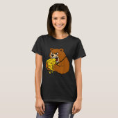 T-shirt Illustration d'ours drôle mangeant du fromage pour (Devant entier)