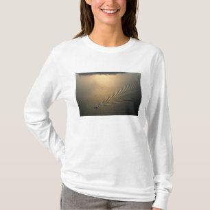 T-shirt image aérienne d'un bateau dans le lac Gatun Panam