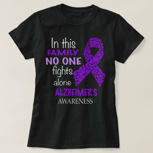 T-shirt In This Family No One Fights Alzheimer'S Alone (Design devant)