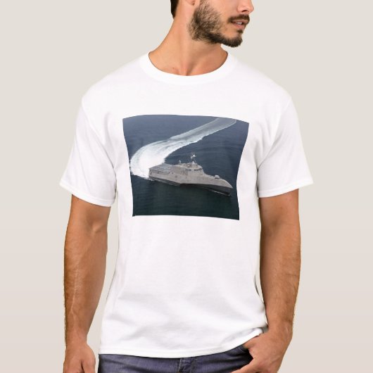 T-shirt Indépendance des navires de combat dans le golfe d (Devant)