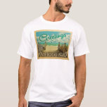 T-shirt Indian Rocks Beach Vintage voyage<br><div class="desc">Ce design de carte postale vintage de Greutings From Indian Rocks Beach dispose d'une plage de sable avec une belle eau turquoise de l'océan et au-dessus de la mer,  un ciel bleu avec des nuages blancs lustrés. Dans un style de voyage vintage.</div>