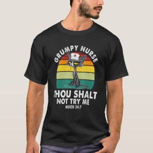 T-shirt Infirmière grincheuse vintage tu ne me défieras pa