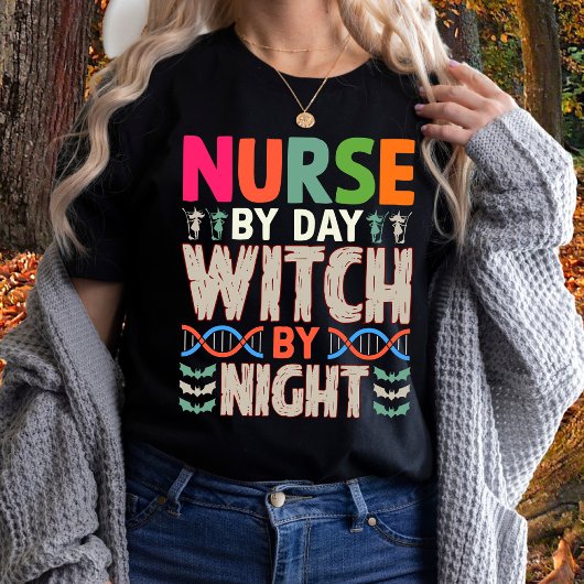 T-shirt Infirmière par Jour sorcière par Nuit Halloween In