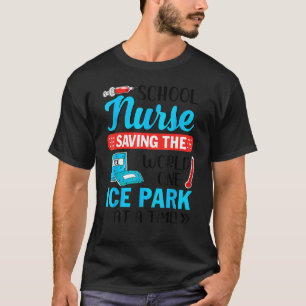 T-shirt Infirmière scolaire sauvant le monde un étudiant e