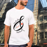T-shirt Initiales romantiques personnalisées Premiers noms<br><div class="desc">T-shirt spécial unique — Premiers noms avec vos initiales et coeur rouge et ampersand fantaisie pour mettre en évidence votre connexion. Express votre amour et votre affection avec style et faire aujourd'hui spécial. Grand cadeau pour les anniversaires ou les vacances. Pour toute question de conception, envoyez un courriel à charmdesignstudio@rcn.com...</div>