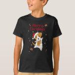 T-shirt Jack Russel Chien de Noël Animaux d'hiver Chiens<br><div class="desc">Le chien Jack Russel à Noël avec des lumières de fées. Animaux amusants avec des cadeaux et de la neige pour les vacances. Aussi drôle pour Noël en juillet. Les chiens sont de mignons animaux et sont parfaits pour Noël.</div>