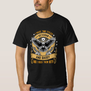 T-shirt J'ai deux titres Vétérinaire et papa et je rock