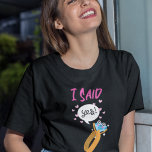T-shirt J'Ai Dit Oui Typographie Caricature De L'Anneau Ré<br><div class="desc">Une façon brillante de faire connaître à tout le monde vos nouvelles passionnantes,  ce design mignon a écrit que j'ai dit oui avec un joli motif d'anneau de dessin animé.</div>