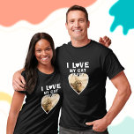 T-shirt J'aime mon coeur de chat Photo Nom de l'animal de<br><div class="desc">J'aime mon chat Heart Photo Pet Name Black T-shirt. Une photo en forme de coeur. Ajoutez votre photo et votre nom.</div>