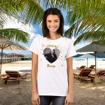 T-shirt J'aime mon petit ami nom de la photo<br><div class="desc">Ajoutez un nom et une photo dans le cadre en forme de coeur. Avec des coeurs dorés comme décor.</div>