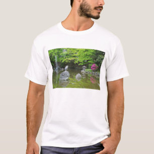 T-shirt Japon, Kyoto. Héron dans les feuilles verts
