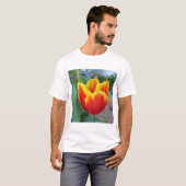 T-shirt Jardin fleuri de la Tulipe rouge et jaune Photo (Devant entier)