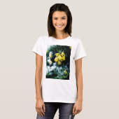 T-shirt Jaune Daffodils fleurs dans la neige (Devant entier)