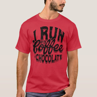 T-shirt Je cours sur le café et le chocolatCosy hiver Noël