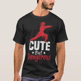 T-shirt Je donne des coups de pied comme une fille - Karat