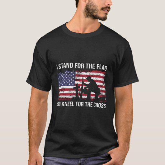 T-shirt Je Me Trouve Pour Le Drapeau Et Le Kneel Pour La C (Devant)