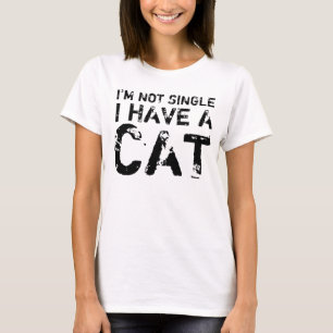 T-shirt Je ne suis pas célibataire j'ai une chemise drôl