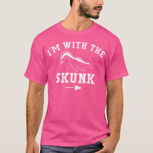 T-shirt Je Suis Avec La Skunk Drôle Halloween Skunk Love