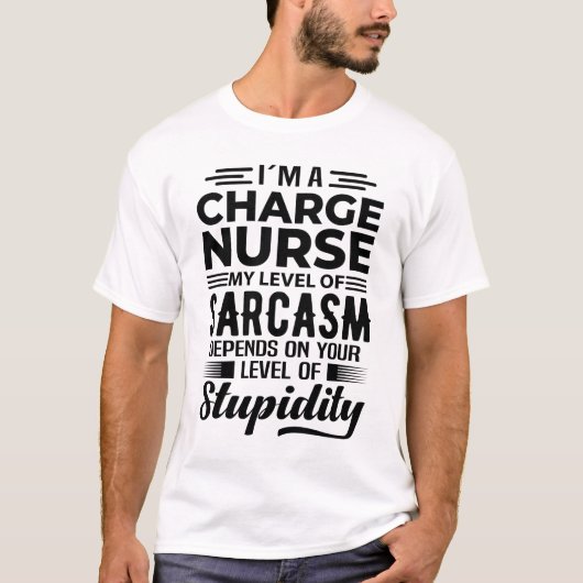 T-shirt Je suis infirmière de charge (Devant)