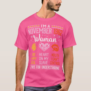T-shirt Je Suis Une Femme De Novembre 1962 Qui Tire Dans M