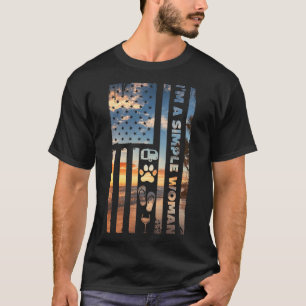 T-shirt Je Suis Une Simple Femme Camping Vin Flip Flops Ch