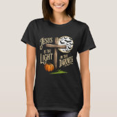 T-shirt Jesus Is The Light In The Darkness Christian Hallo (Devant)