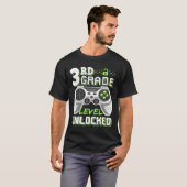 T-shirt Jeu vidéo déverrouillé de 3e année à l'école (Devant entier)