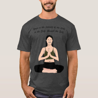 T-shirt Jeune femme attrayante pratiquant le yoga t
