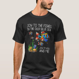 T-shirt Joie Aux Poissons Dans Le Poisson Bleu Profond De 