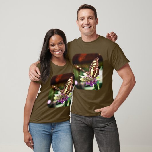 T-shirt Joli Papillon Sur La Nature Fleur (Unisexe)