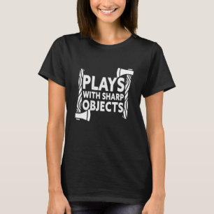T-shirt Joue Avec Des Objets Sharp Ax Jetant