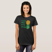 T-shirt Joue bien avec d'autres à l'envers de l'ananas Pol (Devant entier)