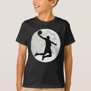 T-shirt Joueur de basketball sur design de lune