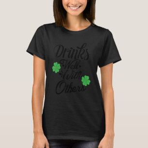 T-shirt Jour de la Saint Patrick Drôle Boire Bien Avec O