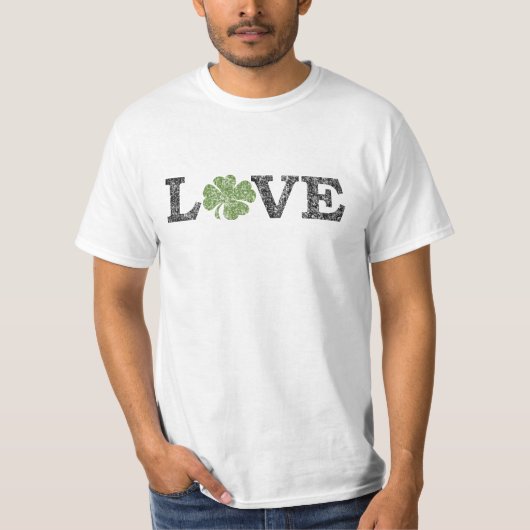 T-shirt Jour de la Saint Patrick LOVE avec shamrock (Devant)