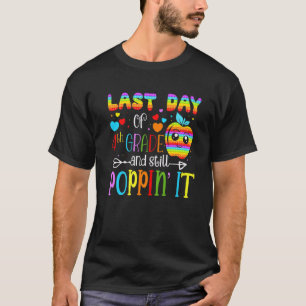 T-shirt Joyeux Jour Dernier De 4E Année Et Toujours Profes