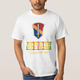 T-shirt J'université d'équipe sur le terrain de chemise